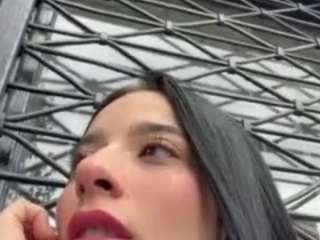 Kira Lopez live cam