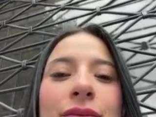 Kiraalopez's cam show statistics and live stream
