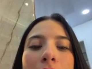 Kiraalopez's cam show statistics and live stream