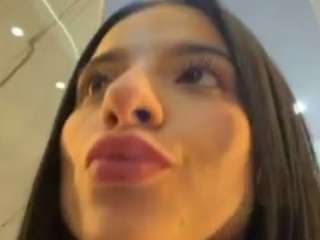 Kira Lopez live cam