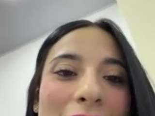 Kira Lopez live cam