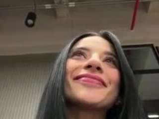 Kira Lopez live cam