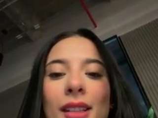 kiraalopez's live room
