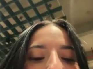 Kira Lopez live cam