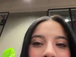 Kira Lopez live cam
