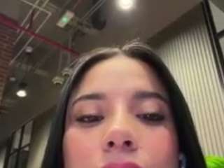 Kira Lopez live cam
