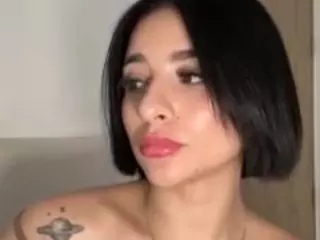 Kira Lopez's Live Sex Cam Show