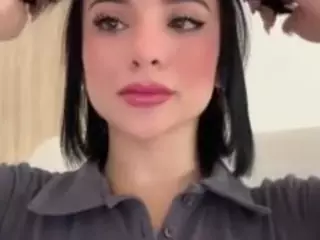 Kira Lopez's Live Sex Cam Show