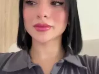 Kira Lopez's Live Sex Cam Show