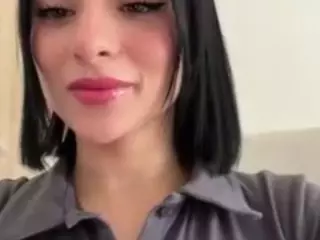 Kira Lopez's Live Sex Cam Show