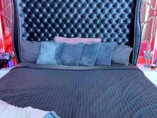 RebeccaDiamond18 live webcam show