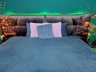 RebeccaDiamond18's Live Sex Cam Show