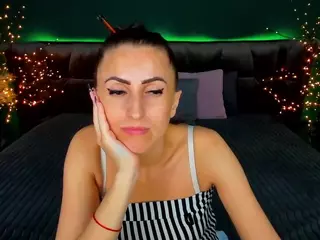 RebeccaDiamond18's Live Sex Cam Show