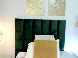 Live webcam model alisafox on Soda Cams