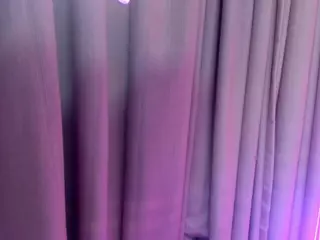 AlisaFox's Live Sex Cam Show