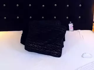 cynthiaadamss's Live Sex Cam Show