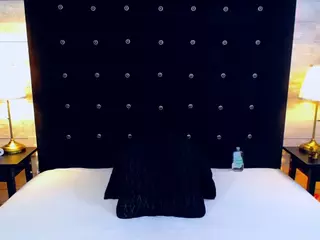 cynthiaadamss's Live Sex Cam Show