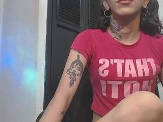 rav3nnn Live Webcam on CamSoda