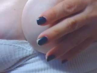 wildtitsxx4u webcam