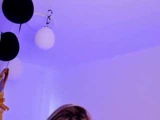 kim-murphy's live room