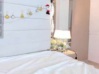 lilly-19 webcam model