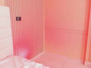 lilly-19 live webcam show