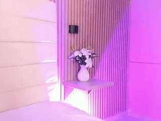 Lilly live cam preview