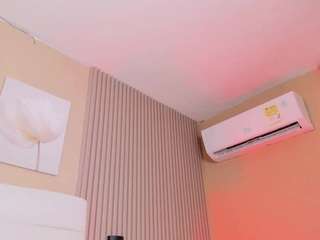 lilly-19's live room