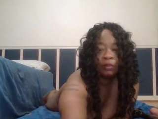 playwitme2000's CamSoda show and profile