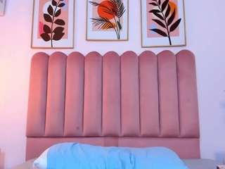 le modèle yayisvega est en webcam porno dans un show sur le site camsoda, il possède les tags suivants: ass,green eyes,toys,tease,strip,pussy,no smoking,no drinking,milf,lovense,living room,lingerie,asshole,grey-eyes,ginger,flashing,erotic dance,domination,doggy-style,dirty talk