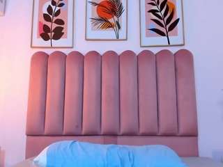 le modèle yayisvega est en webcam porno dans un show sur le site camsoda, il possède les tags suivants: ass,green eyes,toys,tease,strip,pussy,no smoking,no drinking,milf,lovense,living room,lingerie,asshole,grey-eyes,ginger,flashing,erotic dance,domination,doggy-style,dirty talk