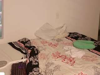 le modèle tamylynn1 est en webcam porno dans un show sur le site camsoda, il possède les tags suivants: ahegao,amateur,tease,tattoos,strip,spank,smoking,robe,pussy,public,natural,lovense,lingerie,flat chested,fingers,fetish,feet,blowjob,anal,ass