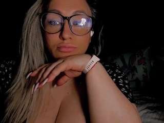 foxxy-lady's CamSoda show and profile