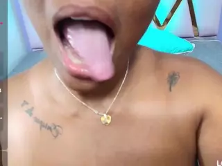 curvyebony's Live Sex Cam Show