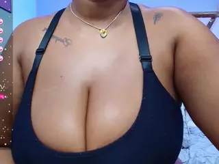 curvyebony's Live Sex Cam Show