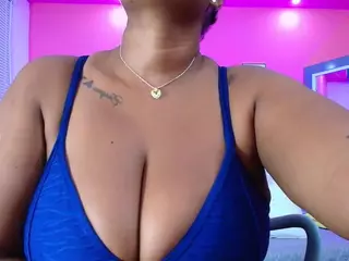 curvyebony's Live Sex Cam Show