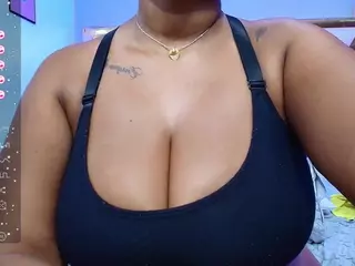 curvyebony's Live Sex Cam Show