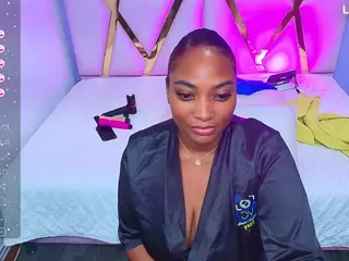 curvyebony's Live Sex Cam Show