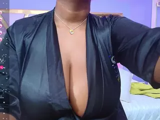 curvyebony's Live Sex Cam Show