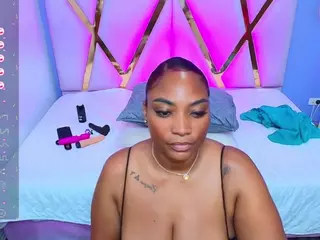 curvyebony's Live Sex Cam Show