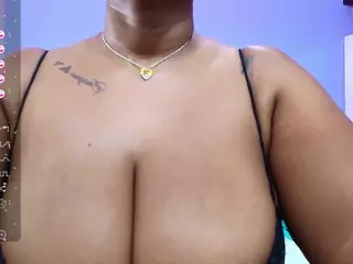 curvyebony's Live Sex Cam Show