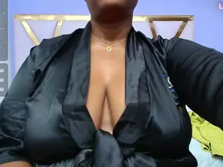 curvyebony's Live Sex Cam Show