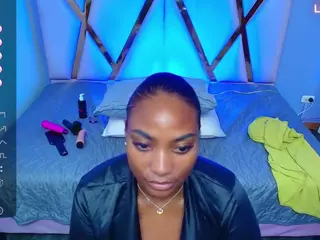 curvyebony's Live Sex Cam Show