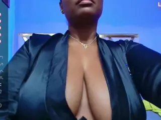 curvyebony's Live Sex Cam Show