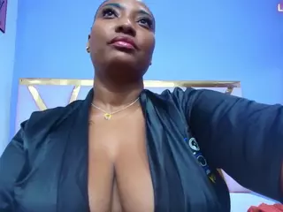 curvyebony's Live Sex Cam Show