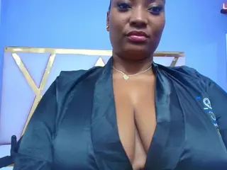 curvyebony's Live Sex Cam Show