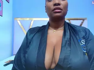 curvyebony's Live Sex Cam Show