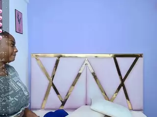 curvyebony's Live Sex Cam Show