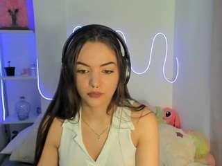 Watch the delicious model Mariangel-3 as she's fondling her figure mariangel-3 from CamSoda