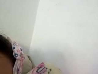 little-lucyx Live Webcam on CamSoda